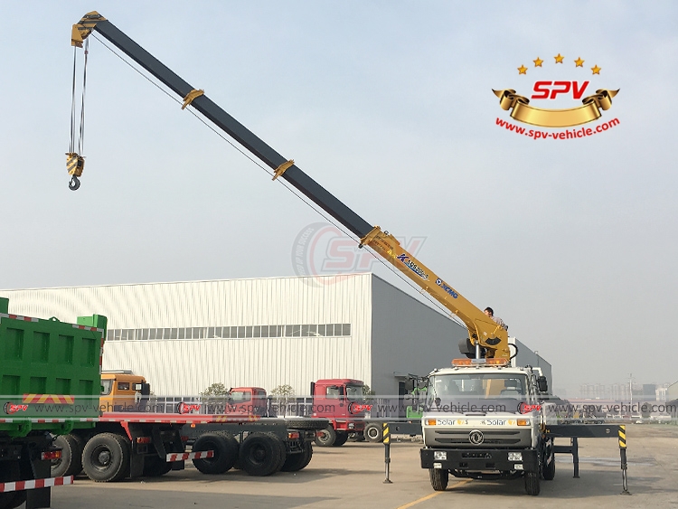 8 Tons Telescopic Crane Truck Dongfeng - Working 02 8 Tons Telescopic Crane Truck Dongfeng - Working 02